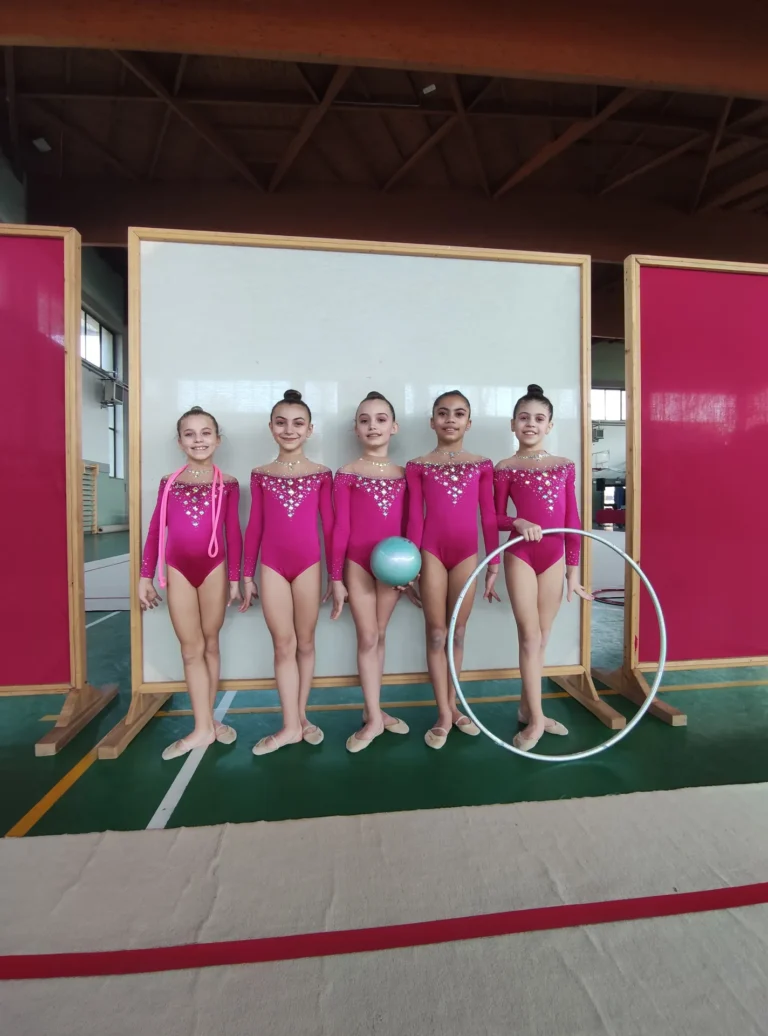 Ginnaste della Skill durante un esercizio di squadra